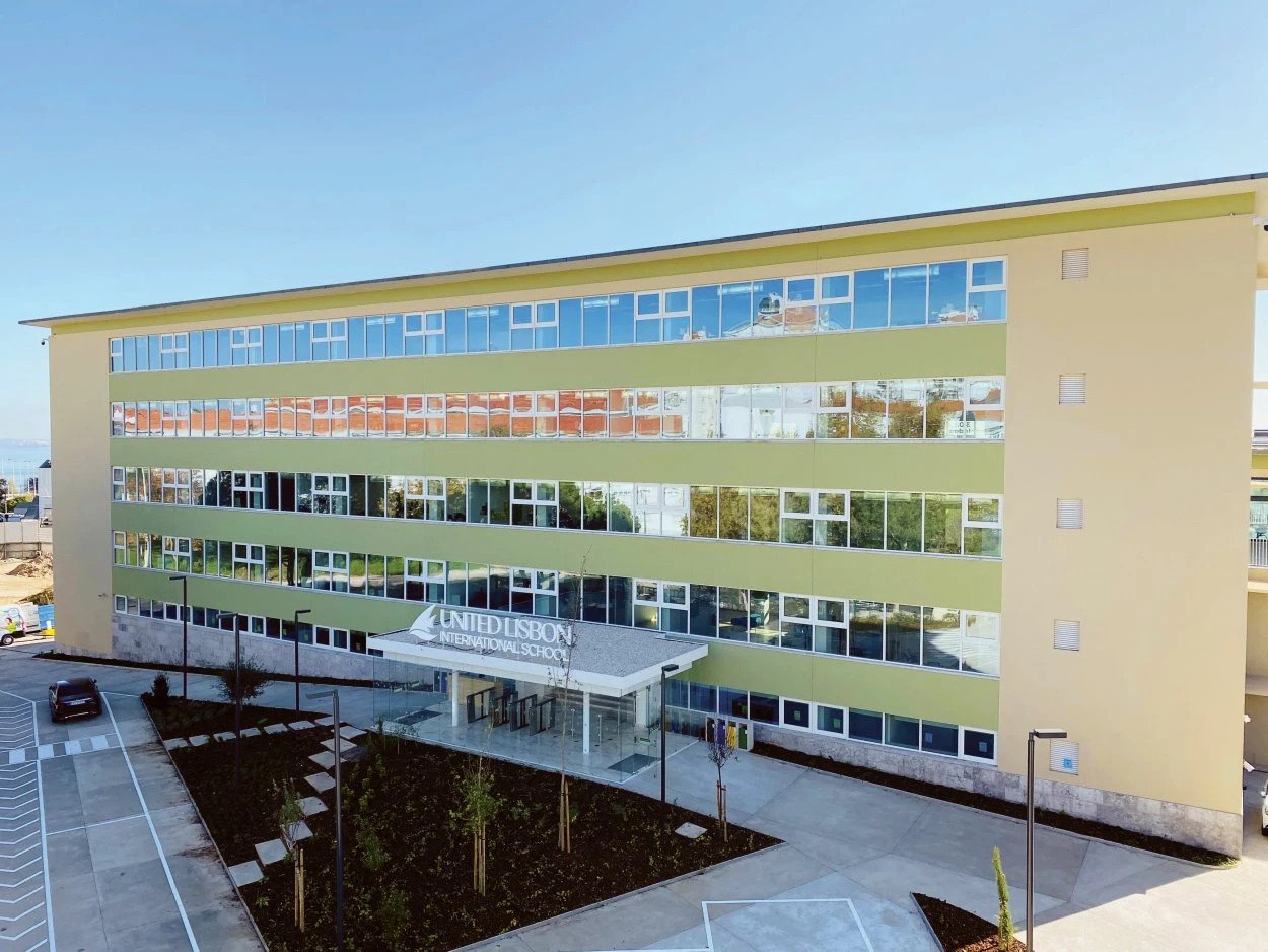 ULIS daytime united-lisbon-international-school-students