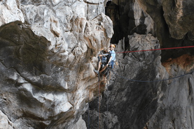 teacher-abroad-brett-rock-climbing