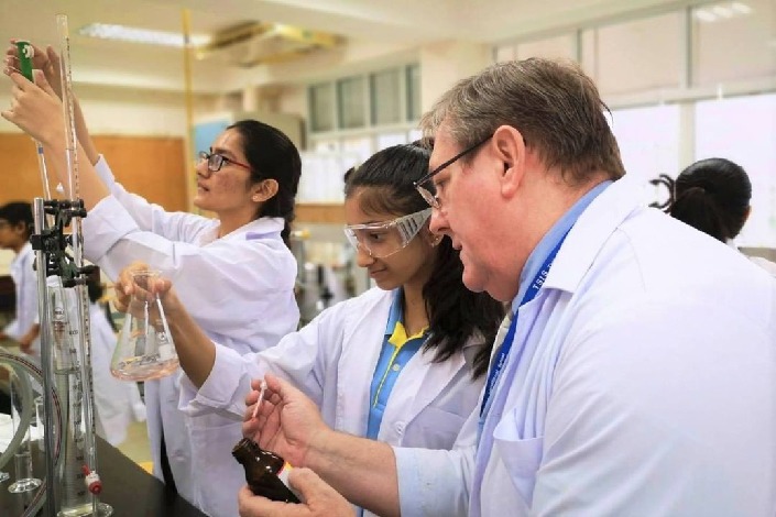 science-educator-student-teaching-learning